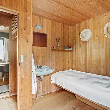 3 Bedroom Cozy In Holiday home