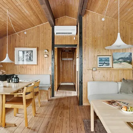3 Bedroom Cozy In Holiday home Pandrup