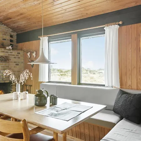 3 Bedroom Cozy In *